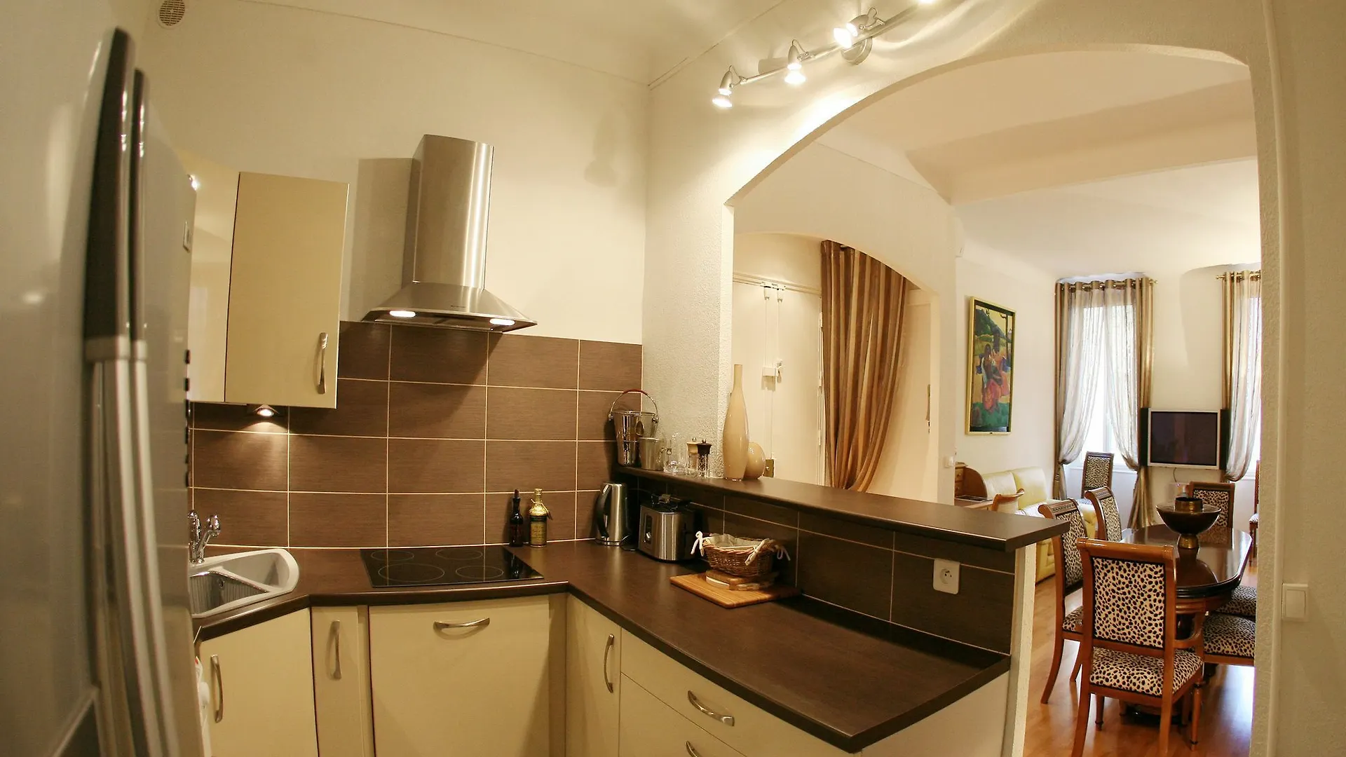 Helen Vagliano Apartment Cannes